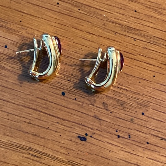 Movado 18 k gold and tourmaline pierced earring. - Picture 2 of 6